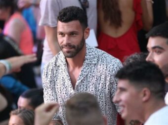 Στάθης Σχίζας: Το τρυφερό στιγμιότυπο με την κόρη του στο σπίτι – Ξενύχτησε στο πλευρό της