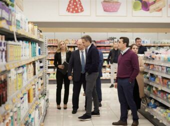 Μητσοτάκης: Αυτοψία σε σούπερ μάρκετ για τη «Μόνıμη Μείωση Τıμής»