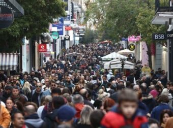 Ανακοινώθηκε ενόψει Χριστουγέννων: 3 Κυριακές με ανοιχτά μαγαζιά μέσα στις γιορτές – Το νέο ωράριο