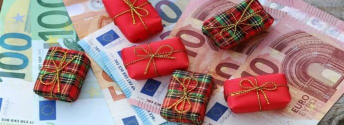 «Κλείδωσε» μεγάλο έκτακτο επίδομα τα Χριστούγεννα: Επιταγή ακρίβειας φέρνει το υπερπλεόνασμα 300 εκατ. ευρώ στον προϋπολογισμό!