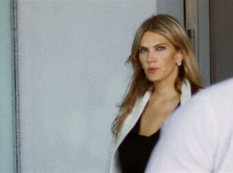 Σπάνια δημόσια εμφάνιση για την Εύα Καϊλή – Οι σχέσεις με τον Φραντσέσκο Τζιόρτζι και η διαμονή στο ίδιο κτίριο