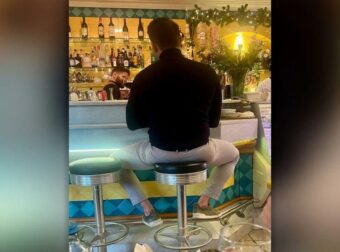 Η βραδινή έξοδος του Στέφανου Κασσελάκη