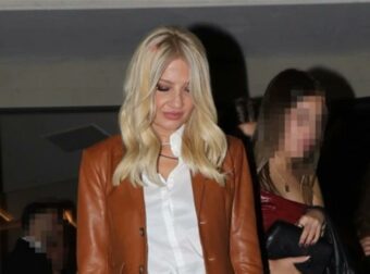 Σπάνια τη βλέπουμε στα μπουζούκια – “Τα έσπασε” η Φαίη Σκορδά μέχρι το πρωί στον Οικονομόπουλο