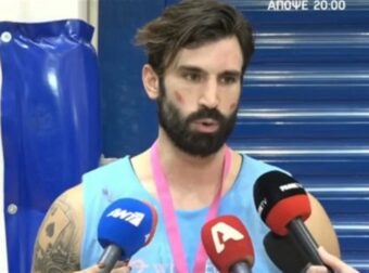 «Δεν είχα σκοπό….» – Αμήχανος ο Ηλίας Γκότσης για την αποκάλυψη του ”μυστικού” γάμου του Γιώργου Πιλίδη