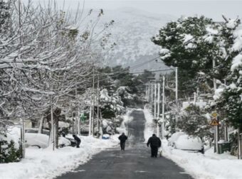 Αλλαγή του χρόνου στα «λευκά»: Ηχηρή προειδοποίηση από τα Μερομήνια – Το 2024 μπαίνει με σφοδρές χιονοπτώσεις