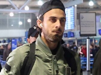 Ο ένας πιο ίδιος από τον άλλον – Η συγκλονιστική ομοιότητα του Μάριου Πρίαμου με τον πατέρα και τον αδερφό του