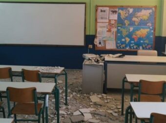 Νέο περιστατικό: Σοβάδες από το ταβάνι έπεσαν μέσα σε τάξη δημοτικού σχολείου στο Αιγάλεω