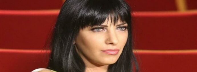 «Γέννησα και το παιδί μου ήταν νεκρό. Ο πατέρας μου πέθανε από καρκίνο των πνευμόνων πριν 2 χρόνια» – “Τσακίζει” καρδιές η Βιβή Μαστραλέξη