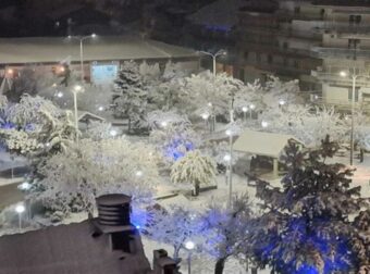 Ο πρώτος χιονιάς του φετινού χειμώνα: Στα λευκά η Βόρεια Ελλάδα – Εντυπωσιακές εικόνες από Φλώρινα, Νυμφαίο, Κοζάνη και Πτολεμαΐδα!
