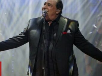 Βασίλης Καρράς: Ο ξεχωριστός τρόπος που ηχογραφούσε τα τραγούδια του