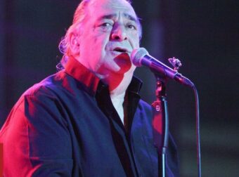 Καρράς: Το τραγούδι που έγραψε στην εντατική για πασίγνωστο καλλιτέχνη