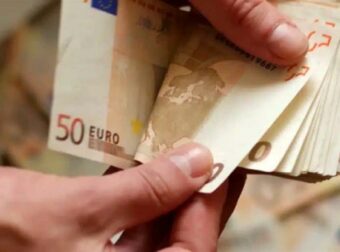 Ακόμη κι αν εργάζεσαι, το παίρνεις: Το άγνωστο επίδομα 240 ευρώ που αφορά και εργαζόμενους- Αίτηση & προϋποθέσεις