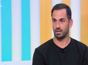 «Έχασα τον αδερφό μου και μετά από 6 μήνες έχασα και τον μπαμπά μου! Ήταν ένα τεράστιο ψυχολογικό πλήγμα που…» – Συγκλονίζει ο Άρης Σοΐλέδης (Video)