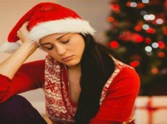 Κατάθλιψη και Χριστούγεννα: Γιατί αυξάνονται τα κρούσματα, τι απαντούν οι ειδικοί