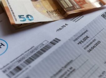 «Ανάσα» για το ηλεκτρικό ρεύμα: Ανακοινώθηκαν τα μέτρα στήριξης για τον Δεκέμβριο – Τι περιλαμβάνουν για νοικοκυριά, ευάλωτους καταναλωτές και αγρότες (video)