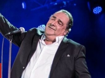 Βασίλης Kαρράς: Η κίνηση ανθρωπιάς της οικογένειάς του την ημέρα της κηδείας