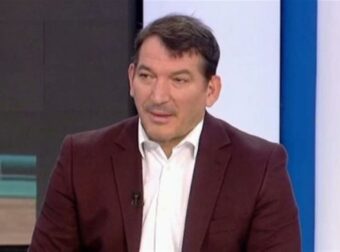 Πύρρος Δήμας: «Δεν μπορούν να μεγαλώσουν το αδερφάκι τους, γιατί…» – Η αποκάλυψη για τα παιδιά από τον πρώτο του γάμο και το 5ο μωρό του με την Σκαφίδα