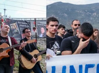 Τέμπη: Συγκινούν οι εικόνες με τους φοιτητές που απέτισαν φόρο τιμής στα θύματα της τραγωδίας