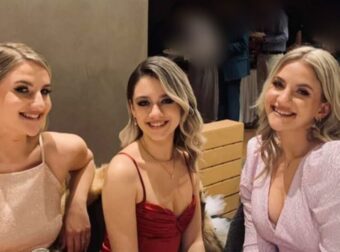 Τρεις άγγελοι στον ουρανό: Ρίγη συγκίνησης στη μνήμη των δίδυμων αδερφών και της ξαδέρφης τους που σκοτώθηκαν στα Τέμπη