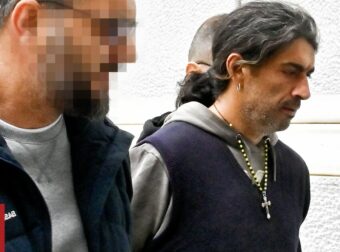 Κορινθία: Επιβίωνε με σκυλοτροφή ο παλαιοχριστιανός Μανώλης – «Δοκιμάζω όταν ταΐζω τον σκύλο μου»