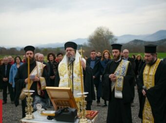 Μητροπολίτης Λαρίσης από τα Τέμπη: «Τον κεκοιμημένο δεν τον τιμάς με θόρυβο»