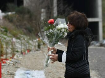 Τέμπη: Σε κλίμα συγκίνησης τελέστηκε τρισάγιο για τα θύματα του δυστυχήματος