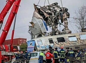 Τέμπη: Το ξέσπασμα του αδελφού θύματος – «Δεν μπορούν να σβήσουν τις μνήμες»