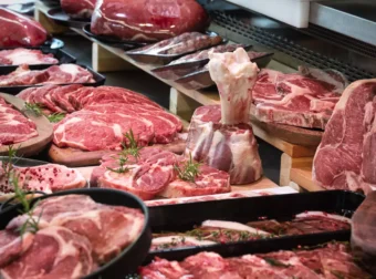 «Αλμυρό» το τραπέζι της Τσικνοπέμπτης – Πόσο κοστίζει το κρέας φέτος